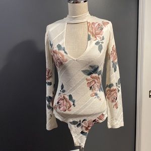 Mesh floral bodysuit size size small